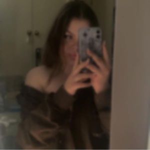 Meet your Posher, Ebony